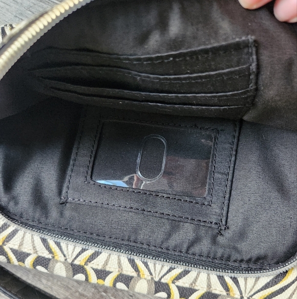 Relic Black and Yellow Crossbody Hand Bag Purse - Picture 4 of 11